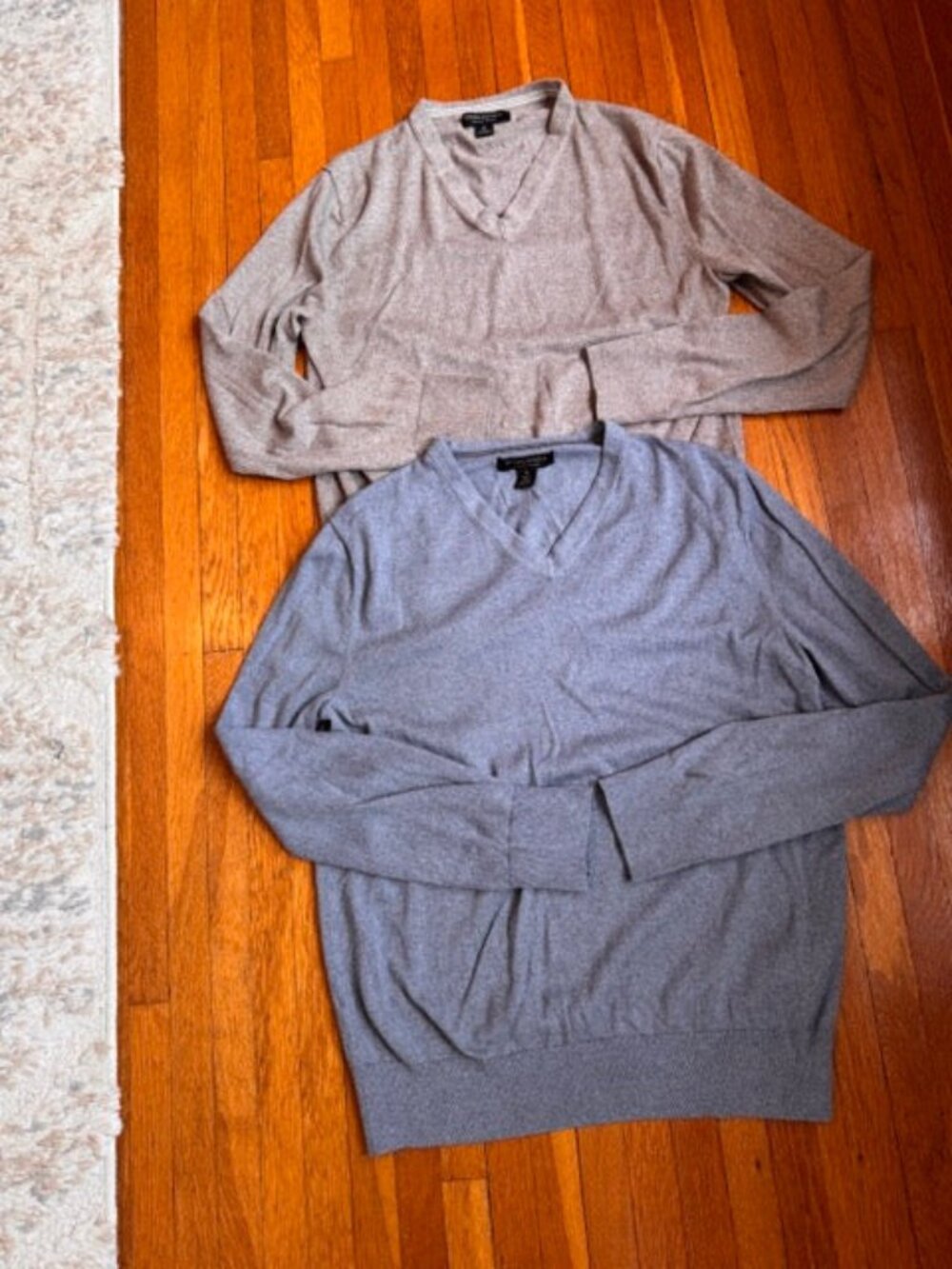 Banana Republic Luxury Blend V-Neck Sweater Bundle M
